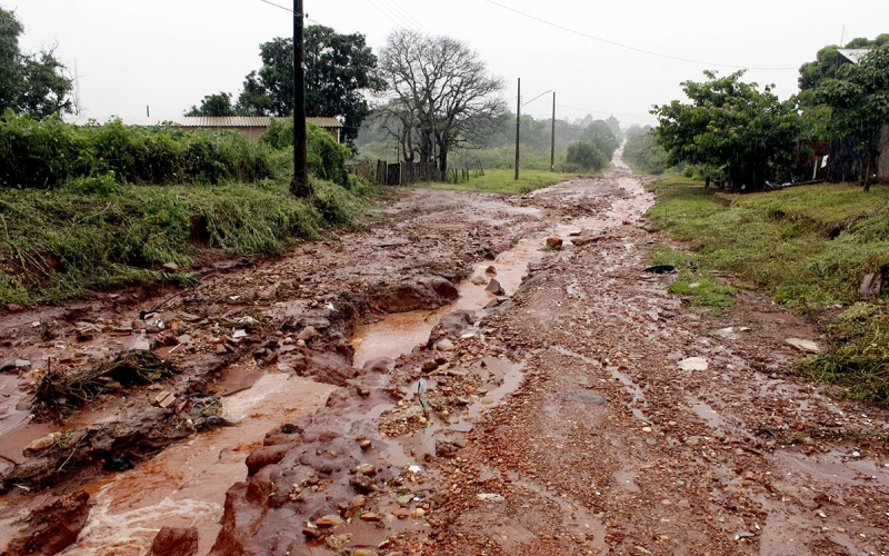 Prefeitura de Guia Lopes da Laguna recupera ruas 