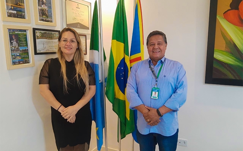 Secretária de Assistência Social, Elaine Maria Marques visita o Gabinete do Deputado Luiz Ovando.